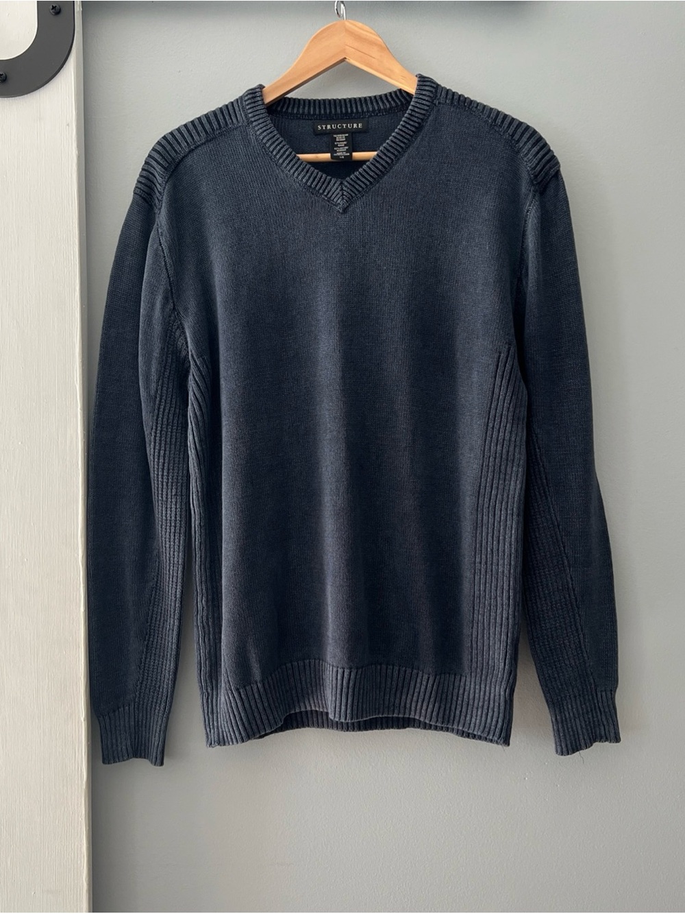 Structure Ribbed Knit Trim V-Neck Sweater Ramie Cotton Charcoal Blue/ Faded Navy